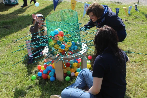 Resetting the giant Kerplunk! game