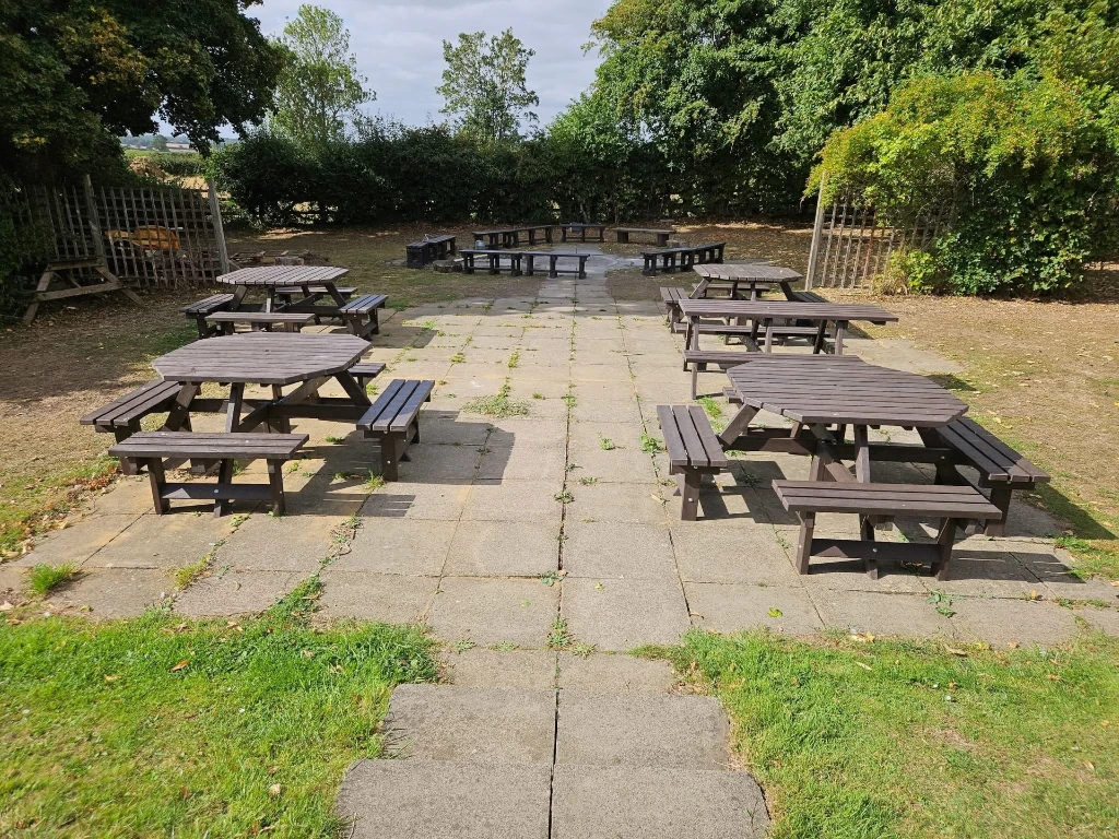 Guide Centre patio