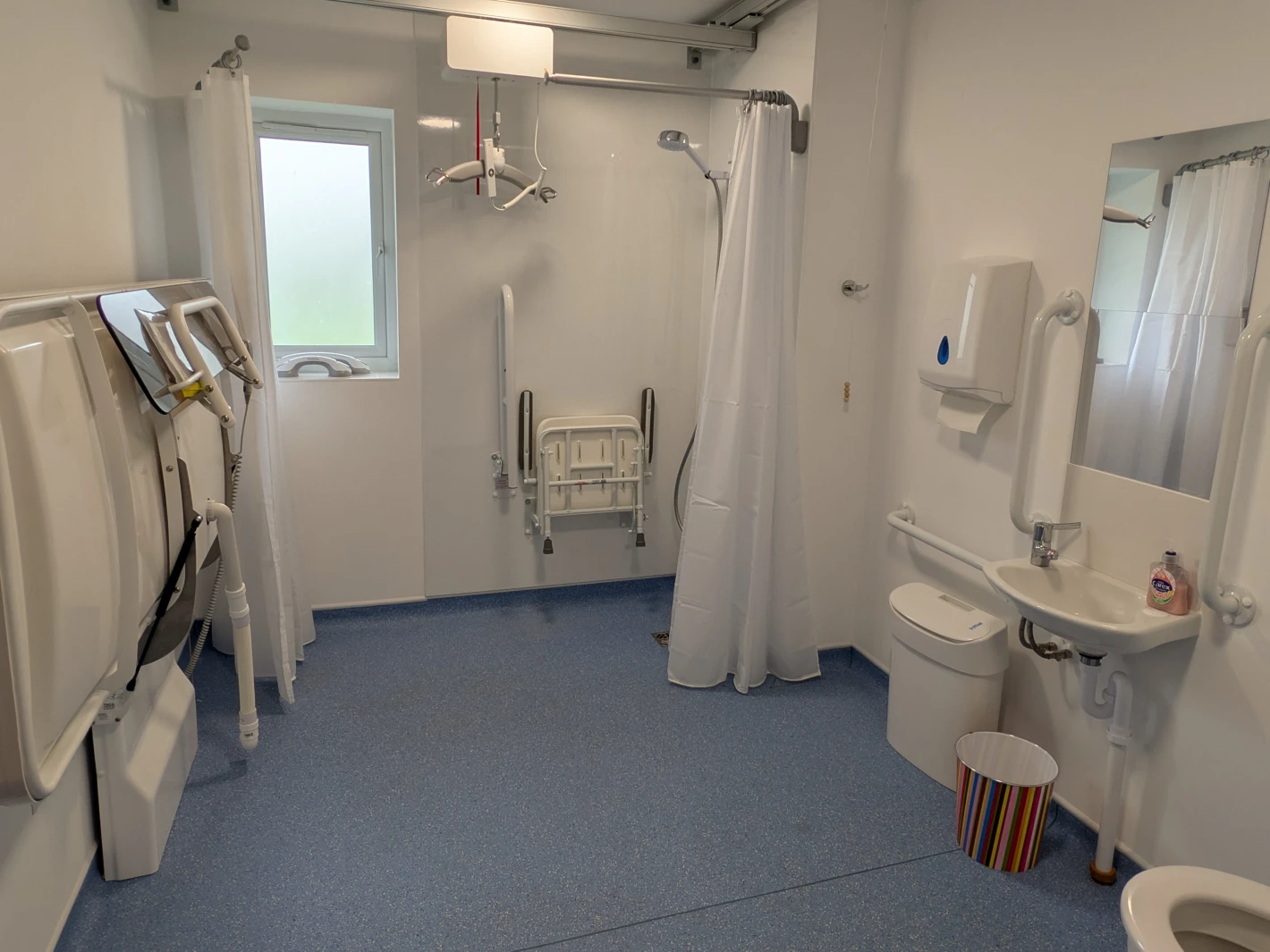 County Centre Holiday Home Accessible Wet Room